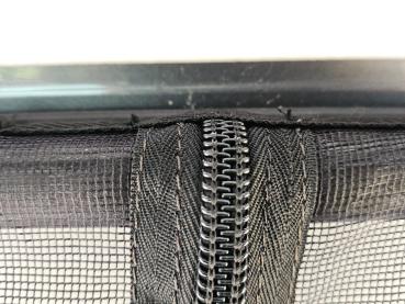 Preview: Moskitonetz Insektenschutzgitter VW T5 / T6 / T6.1 Heckklappe – Magnetische Befestigung - Reißverschluss - Detail